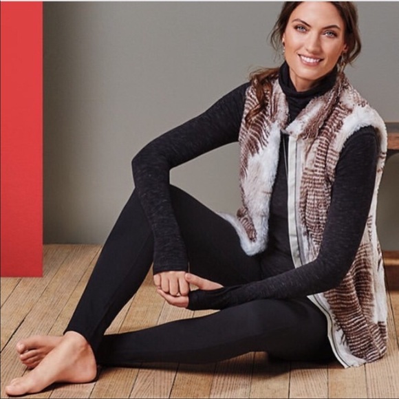 CAbi Jackets & Blazers - 🎉 Host Pick 🎉 Cabi Aspen Faux Fur Vest